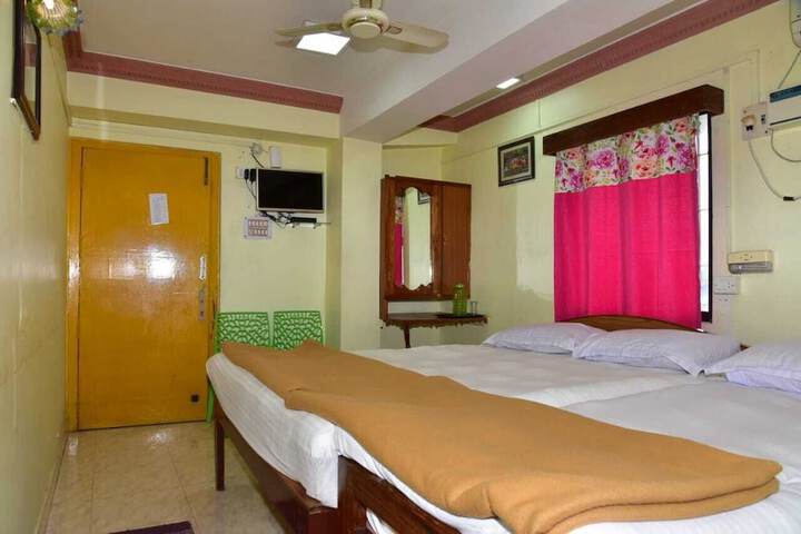 Room 15 of 18