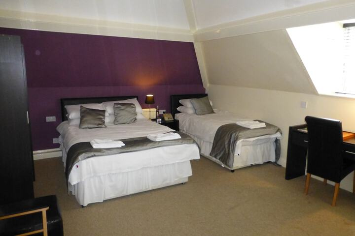 Room 4 of 48