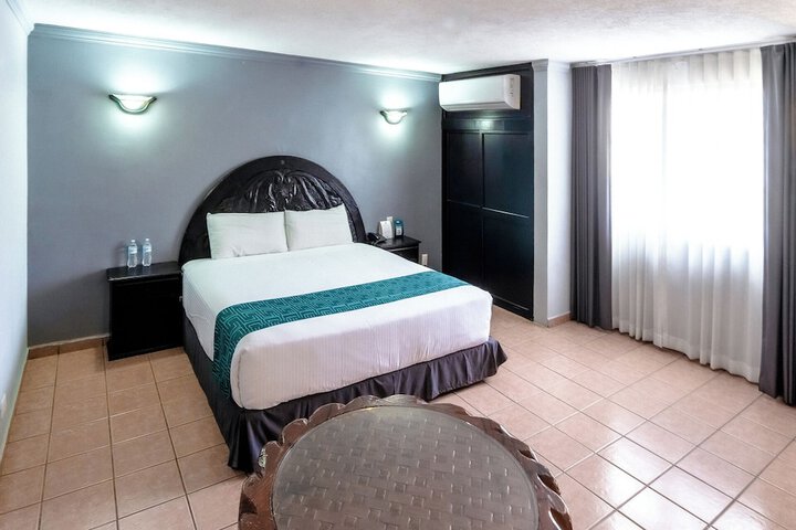 Room 45 of 179
