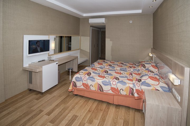 Room 7 of 44