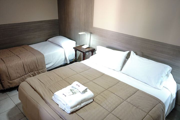 Room 27 of 77