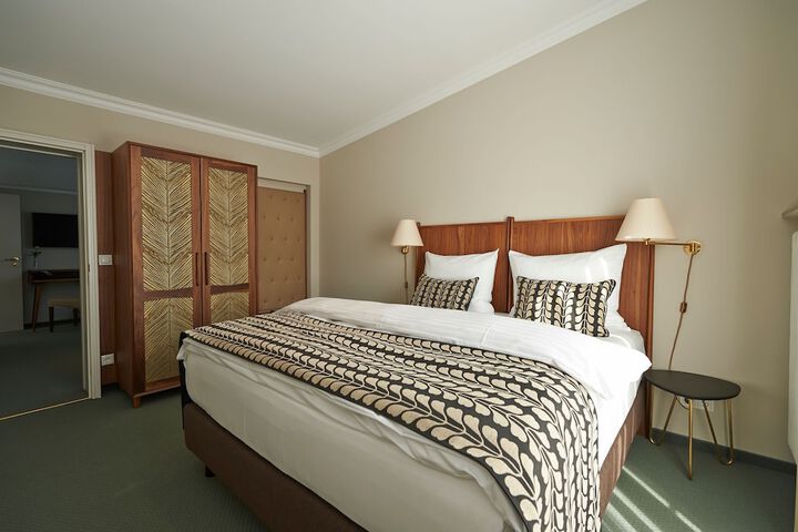 Room 13 of 85