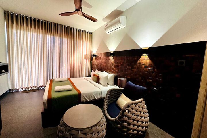 Room 9 of 55
