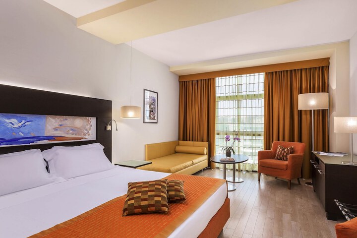 Room 16 of 72
