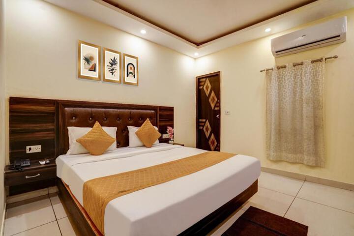 Hotel Grand Lawson IGI Airport