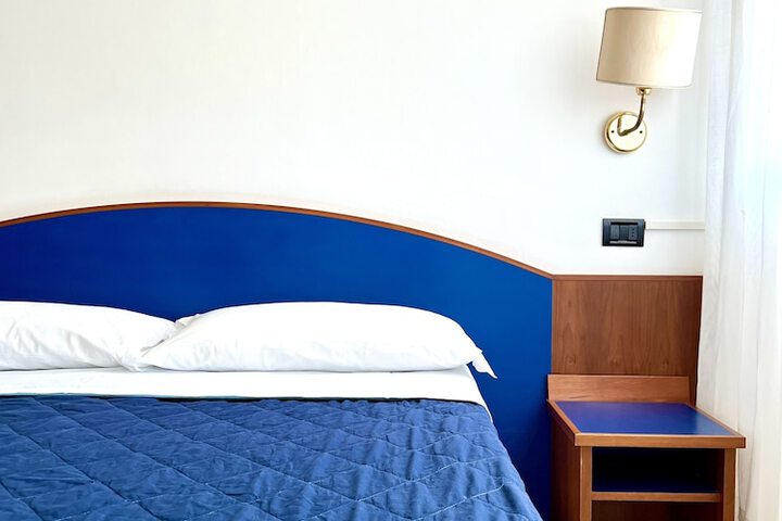 Room 22 of 42