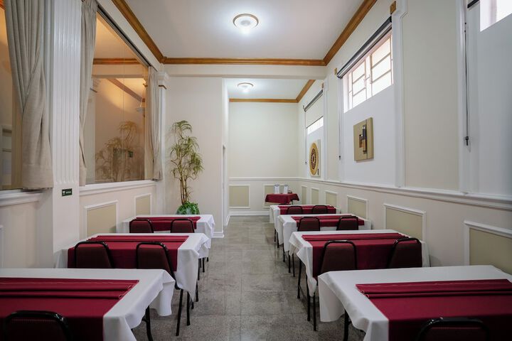 Ballroom/Hall 162 of 175
