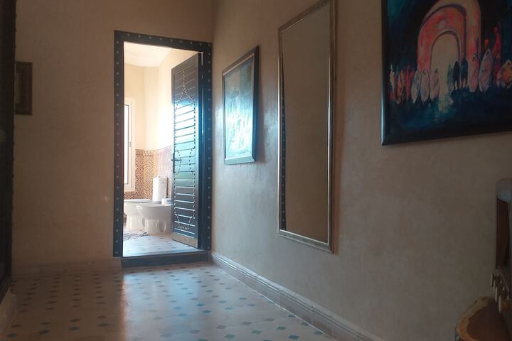 Room 13 of 80
