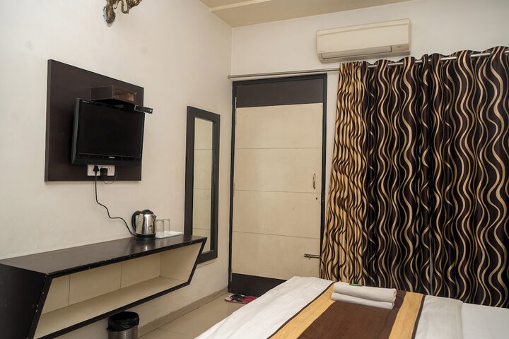 Room 7 of 144