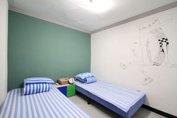 Room 7 of 22