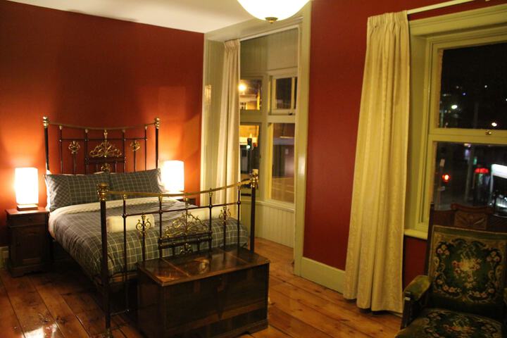 Room 12 of 61