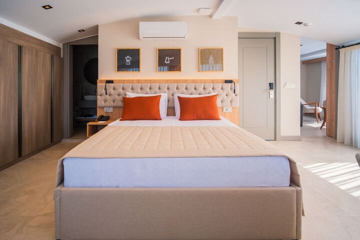Room 10 of 31
