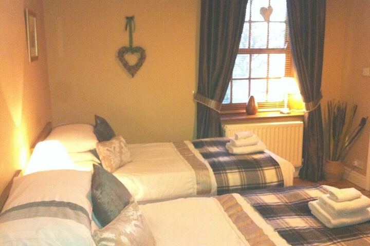Room 4 of 17