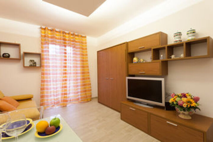 Room 22 of 33