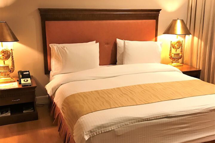 Room 17 of 65