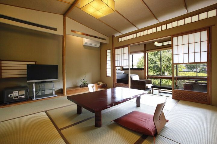 Room 12 of 61