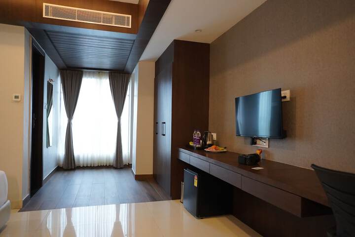 Room 16 of 52