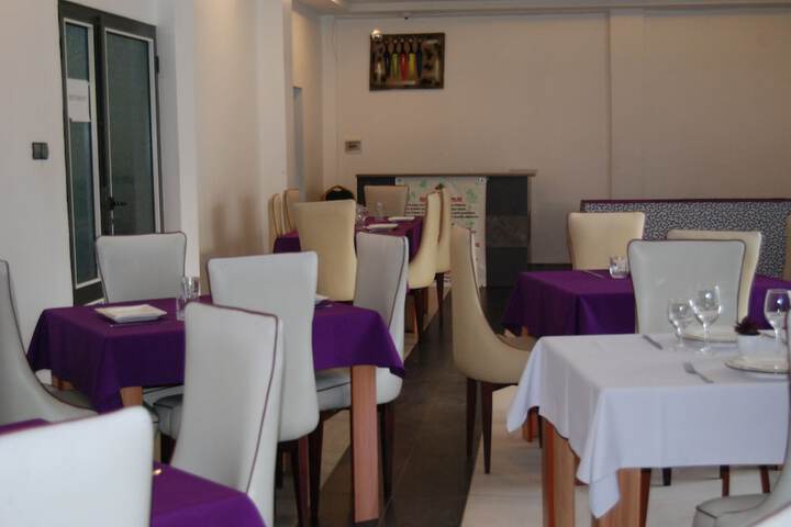 Dining 57 of 90