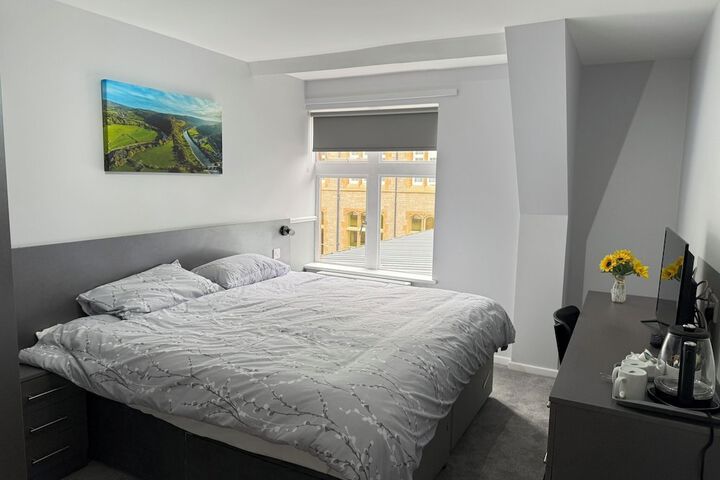 Room 7 of 16