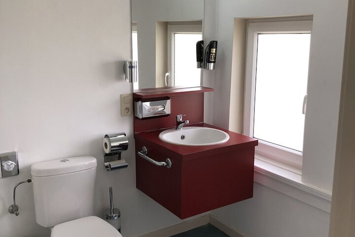 Room 35 of 44