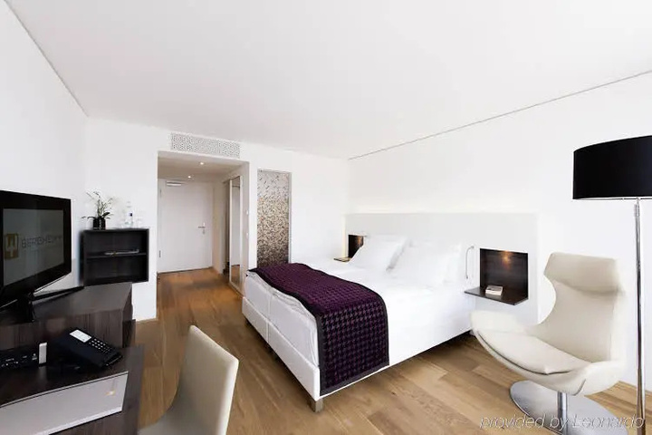 Room 3 of 4