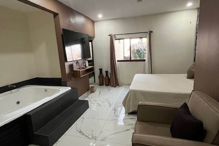 Room 8 of 27