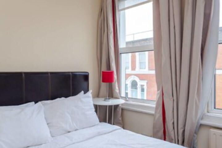 Bright 1BR Home in Fulham 4 Guests
