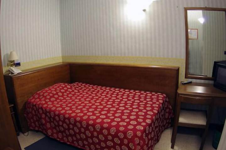 Room 16 of 59