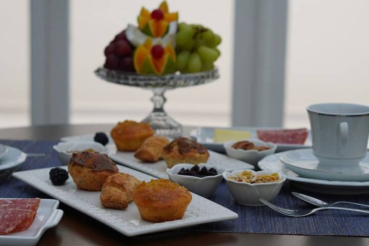 Breakfast/Coffee Service 110 of 136