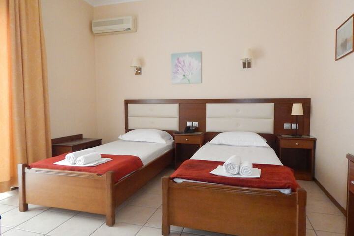 Room 25 of 65