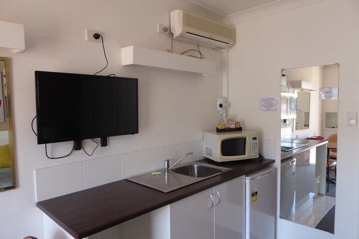 Room 4 of 40