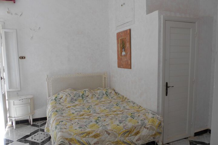 Room 3 of 33