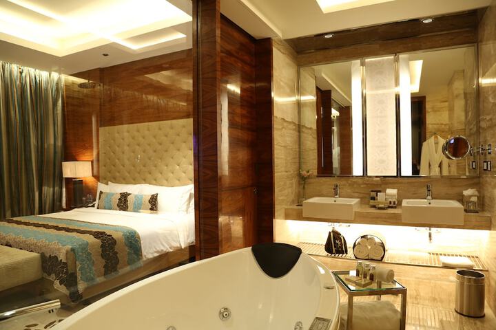 Room 37 of 87