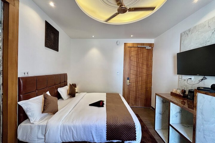 Room 26 of 76
