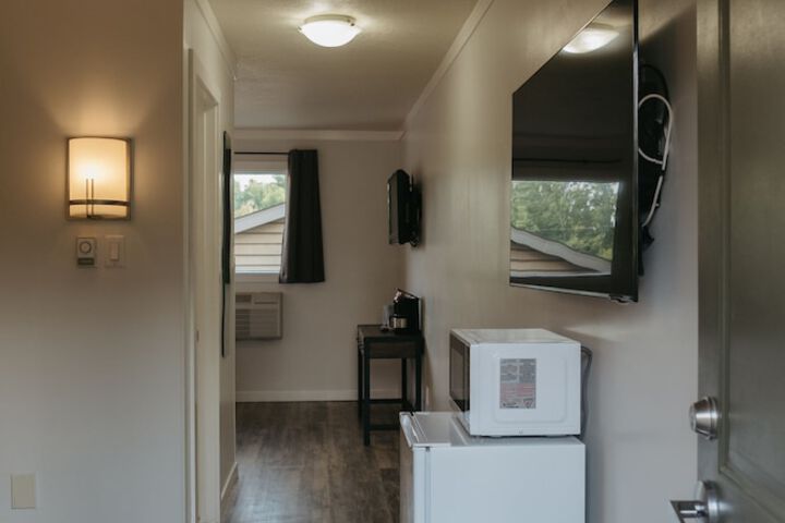 Room 6 of 52