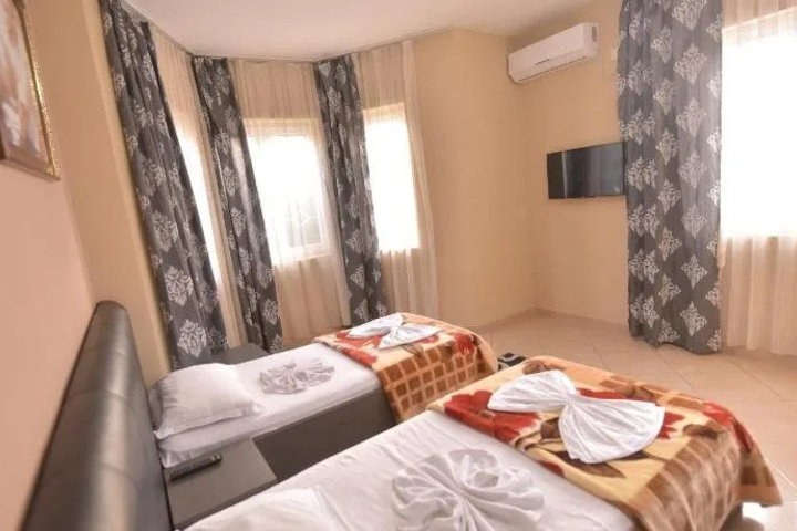 Room 5 of 19