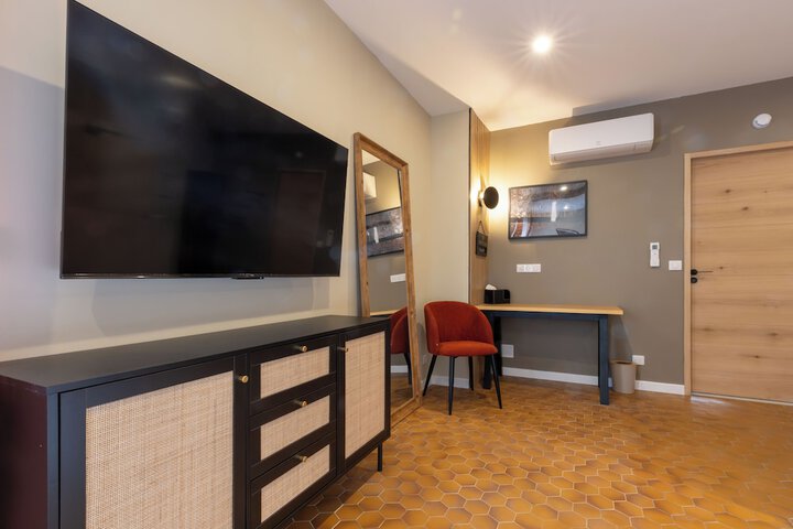 Room 7 of 47