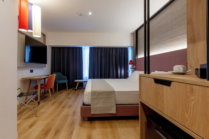 Room 37 of 146