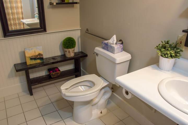 Room 100 of 168