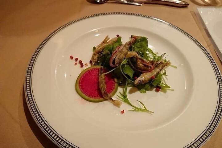 Dining 27 of 60