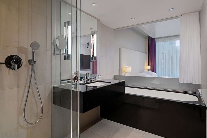 Room 15 of 46