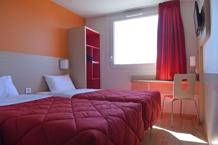 Room 7 of 73