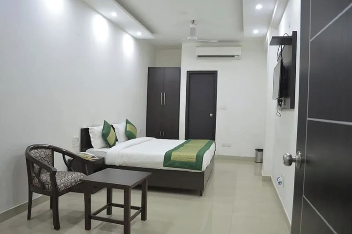 Room 15 of 90