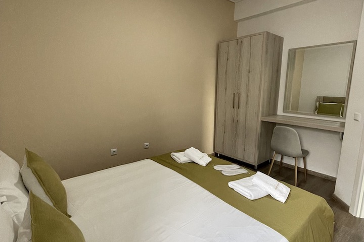 Room 12 of 111