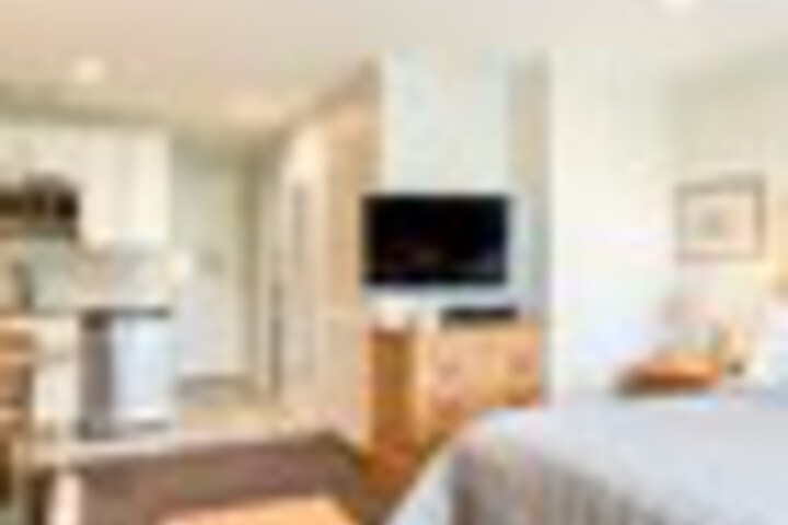 Room 200 of 549