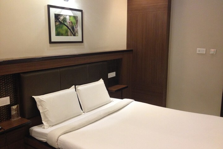 Room 5 of 34