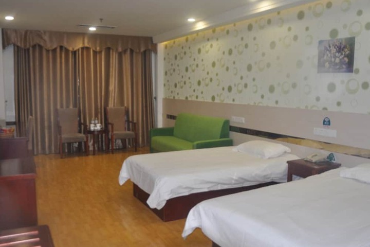 Room 6 of 31