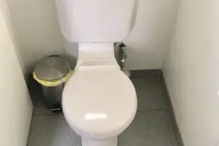 Room 5 of 10