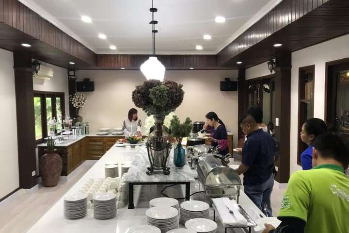 Dining 45 of 60