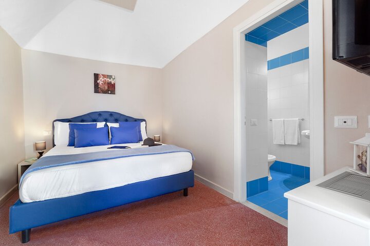 Room 8 of 55
